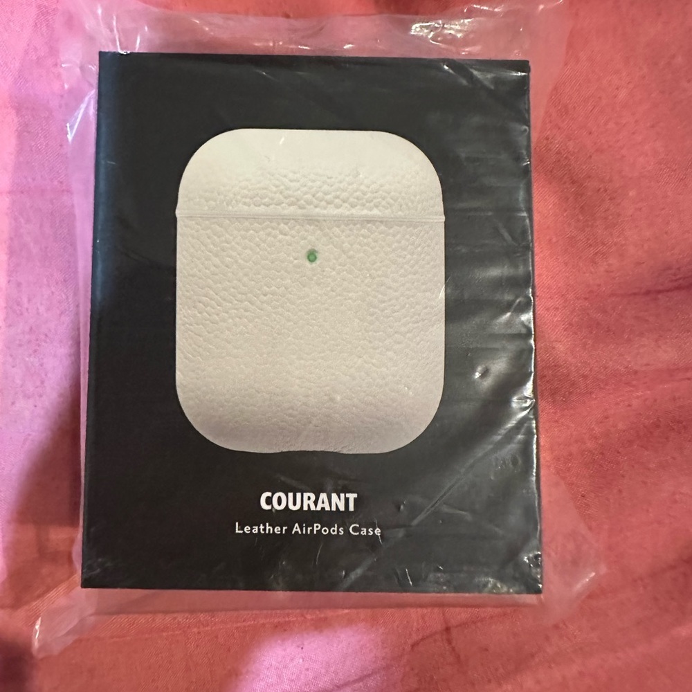Leather AirPod case in white